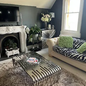  Apartment Beautiful 2 Bed In - Free Onsite Parking United Kingdom